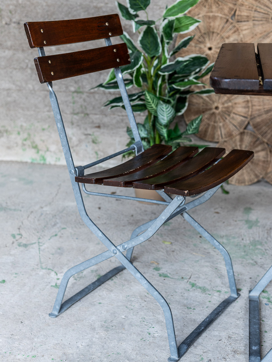 auguste-ensemble-table-et-chaises-bois-extérieur-21-8
