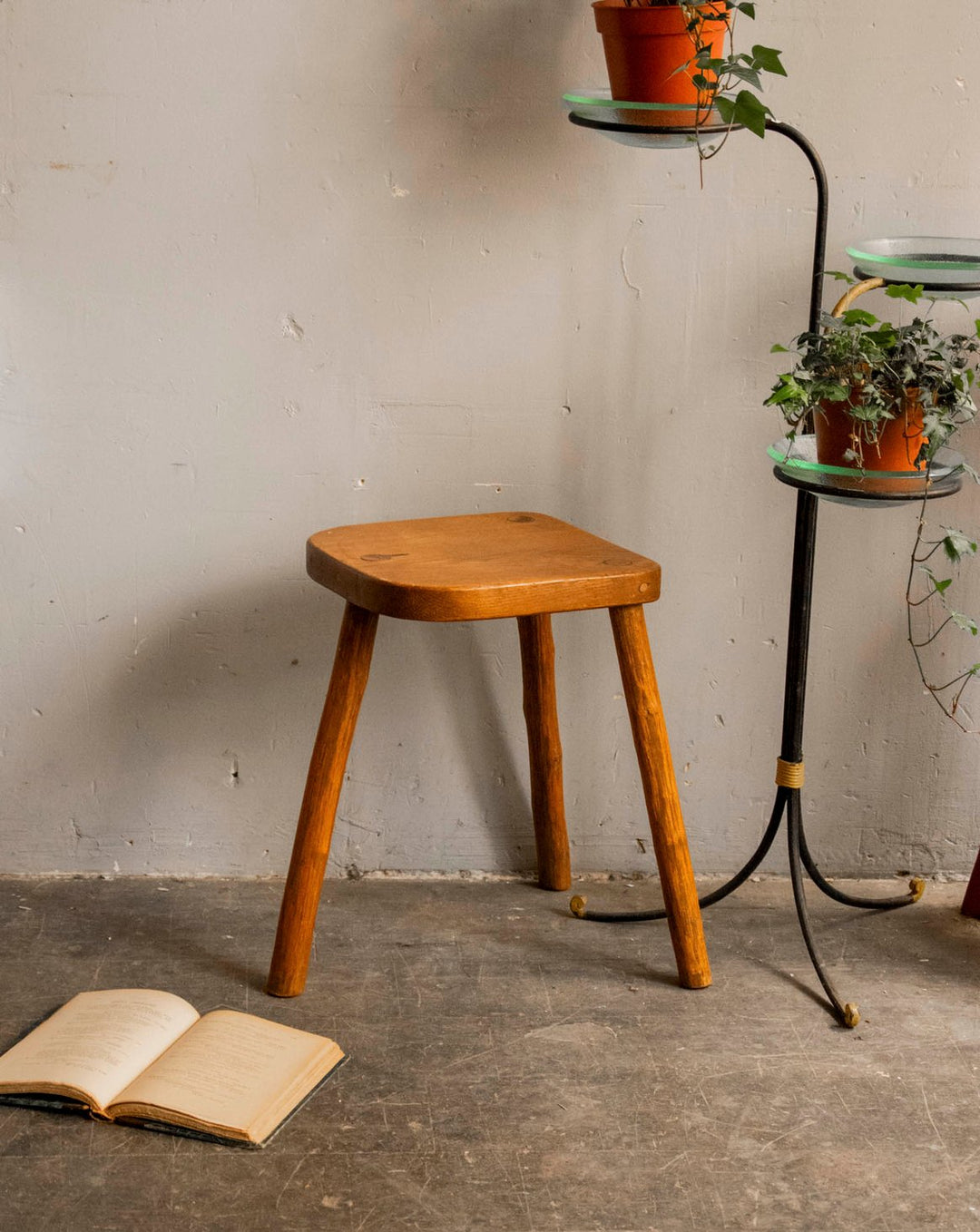 regis-tabouret-bois-1334-1