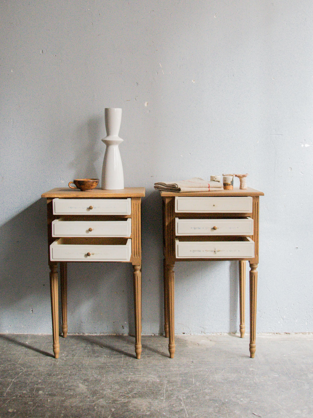 odile-table-chevet-gris-563-2