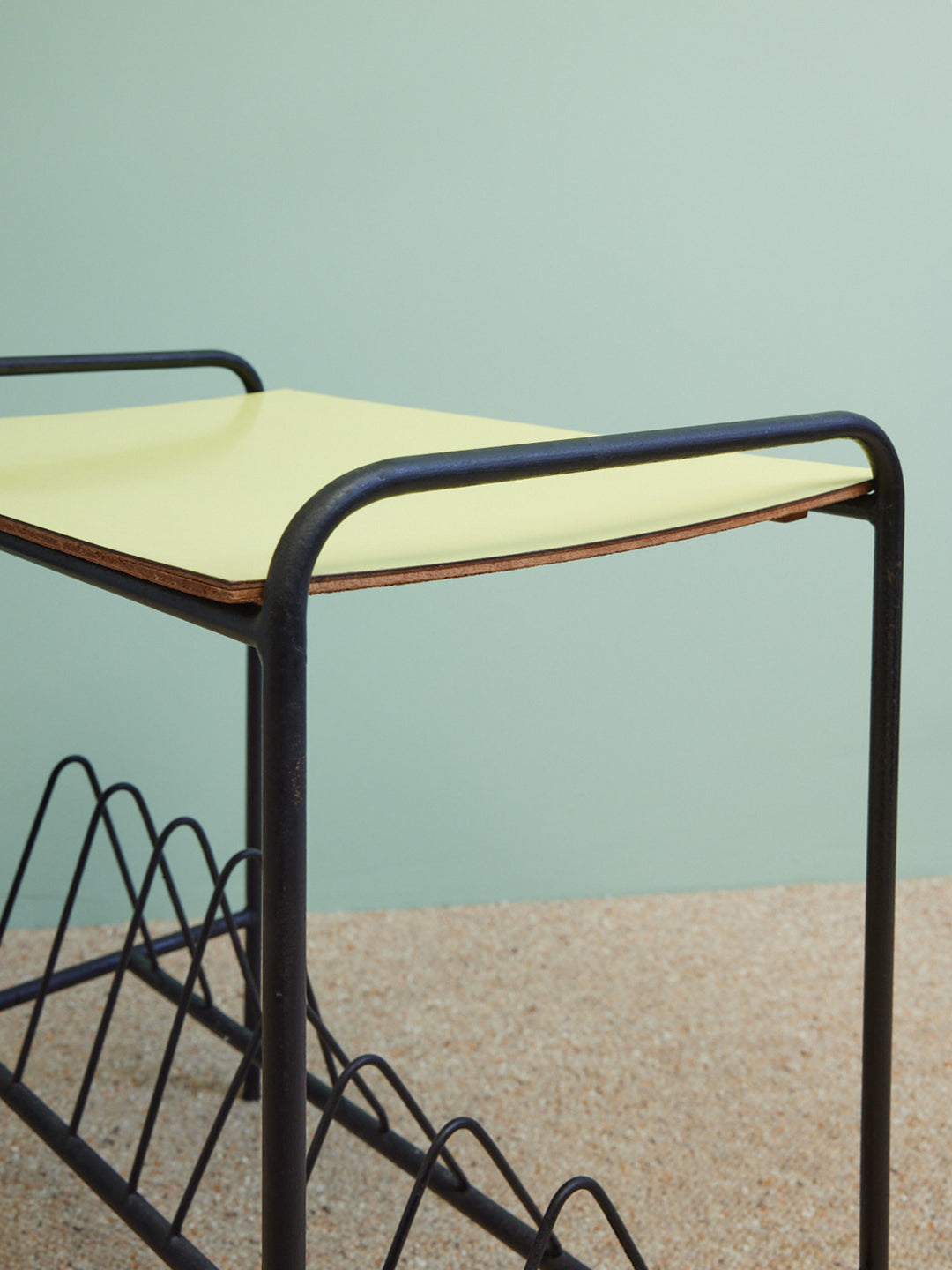 hanna-table-appoint-metal-formica-1583-6