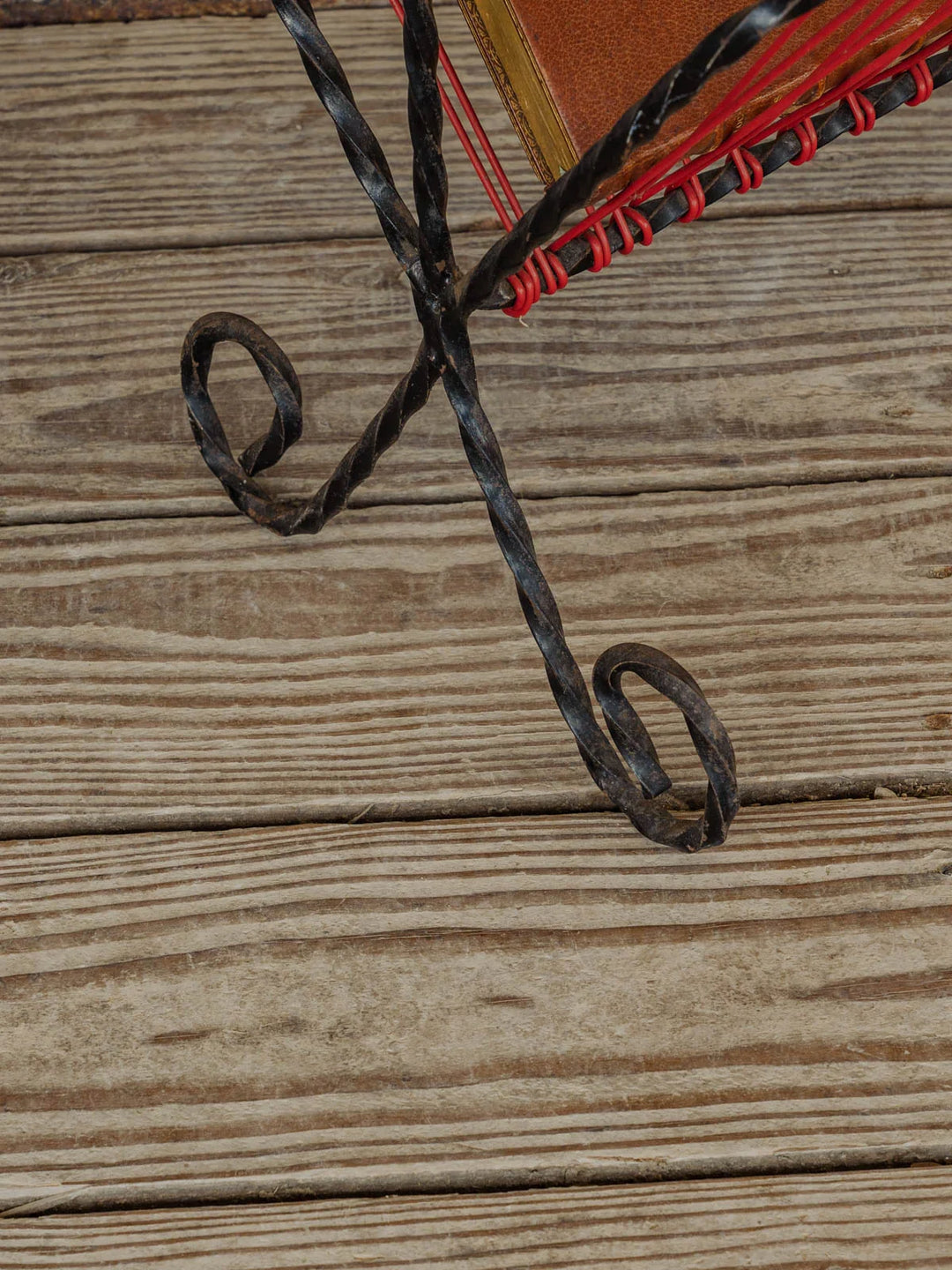 marius-porte-revues-metal-245-7