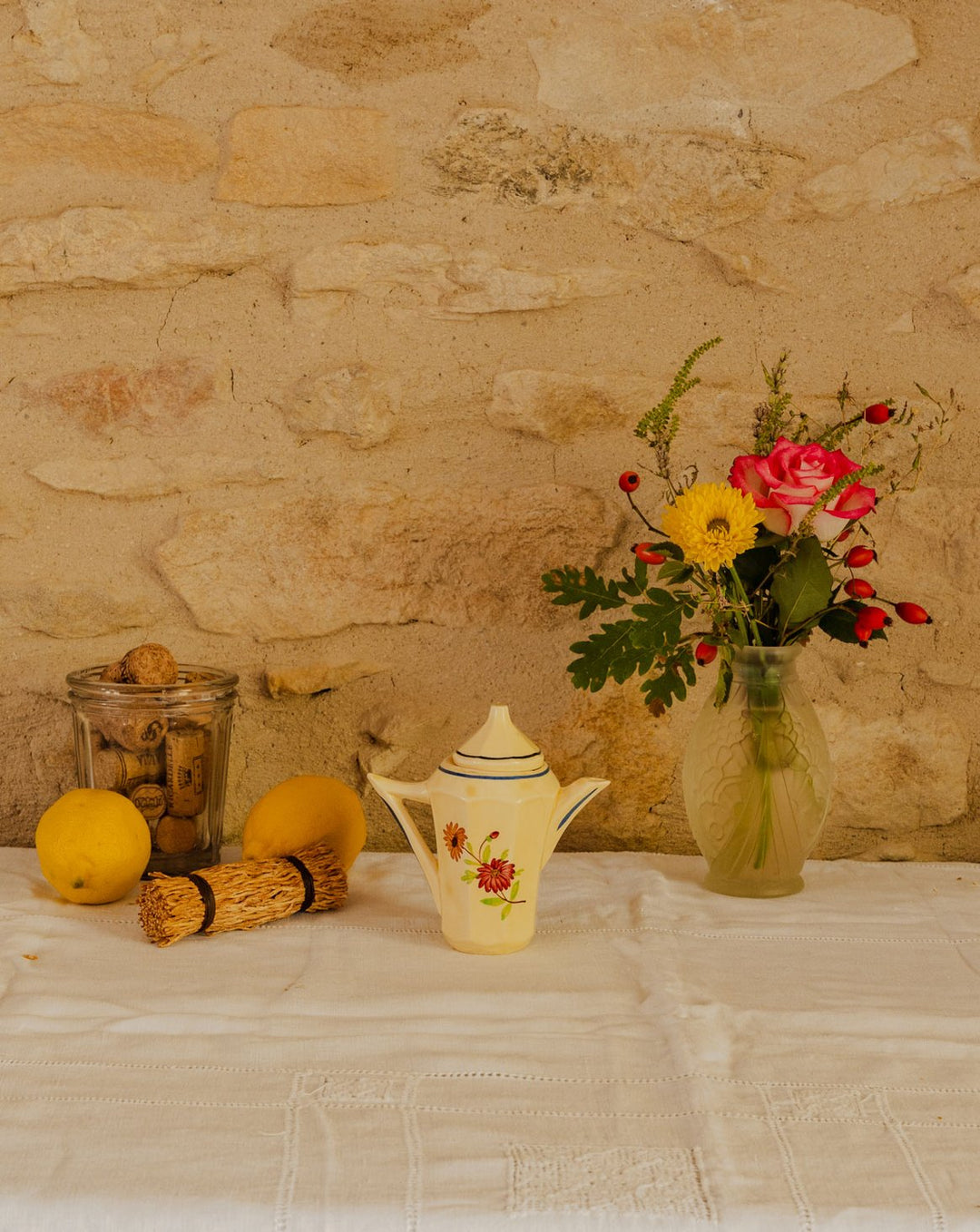 gabrielle-carafe-faience-171-1