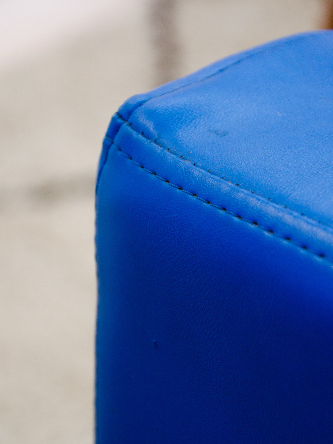 jean-philippe-pouf-simili-cuir-111-8