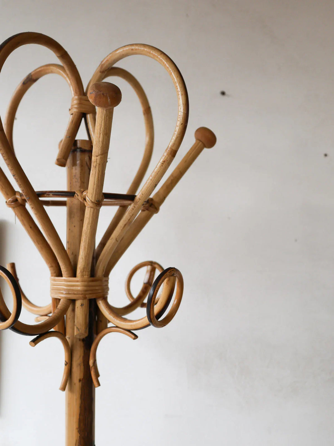 max-porte-manteau-rotin-252-2