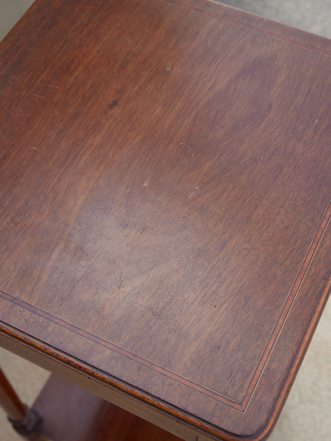 alfred-gueridon-bois-noyer-vintage-1464-9