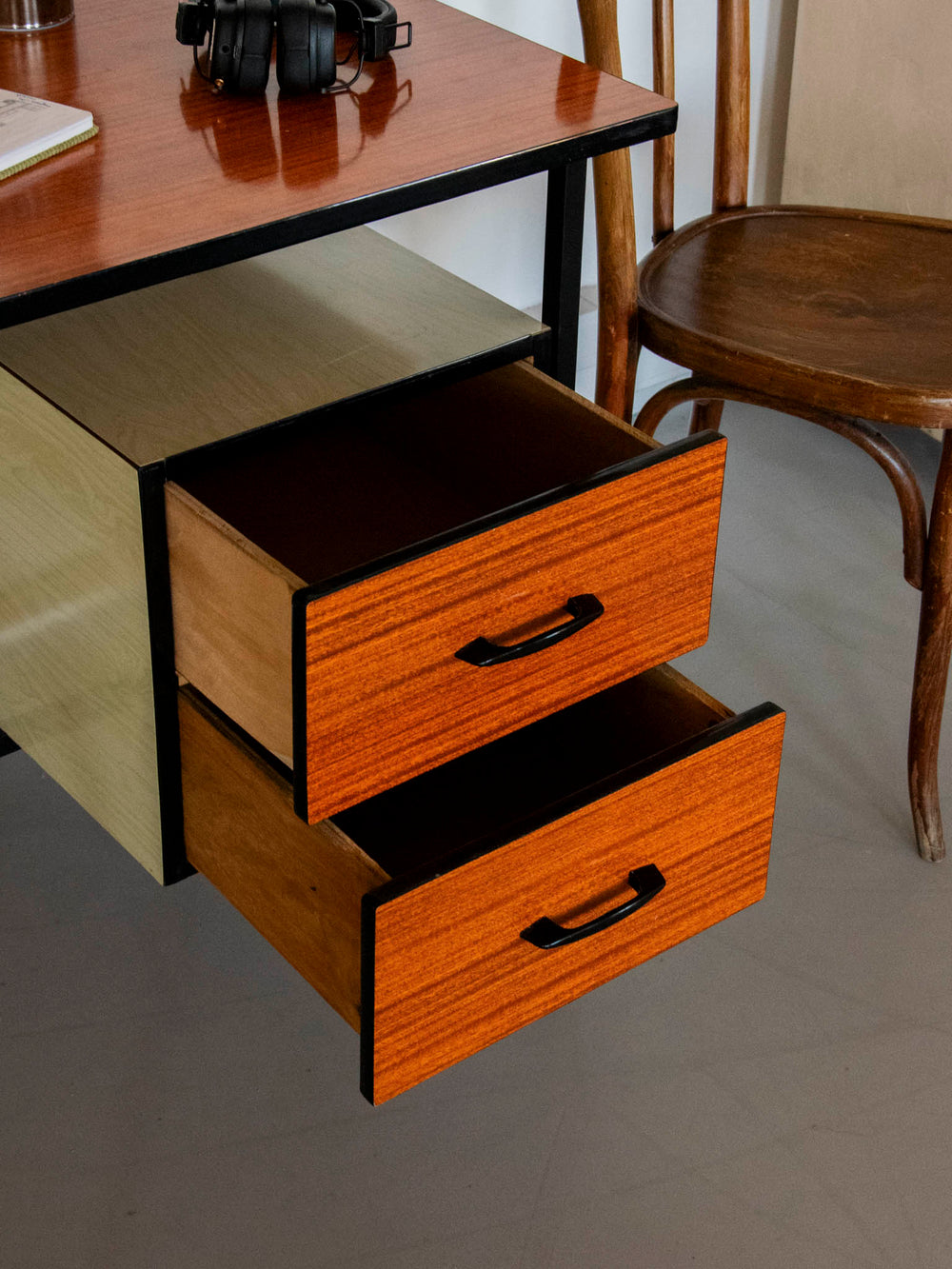 yvan-bureau-formica-522-2