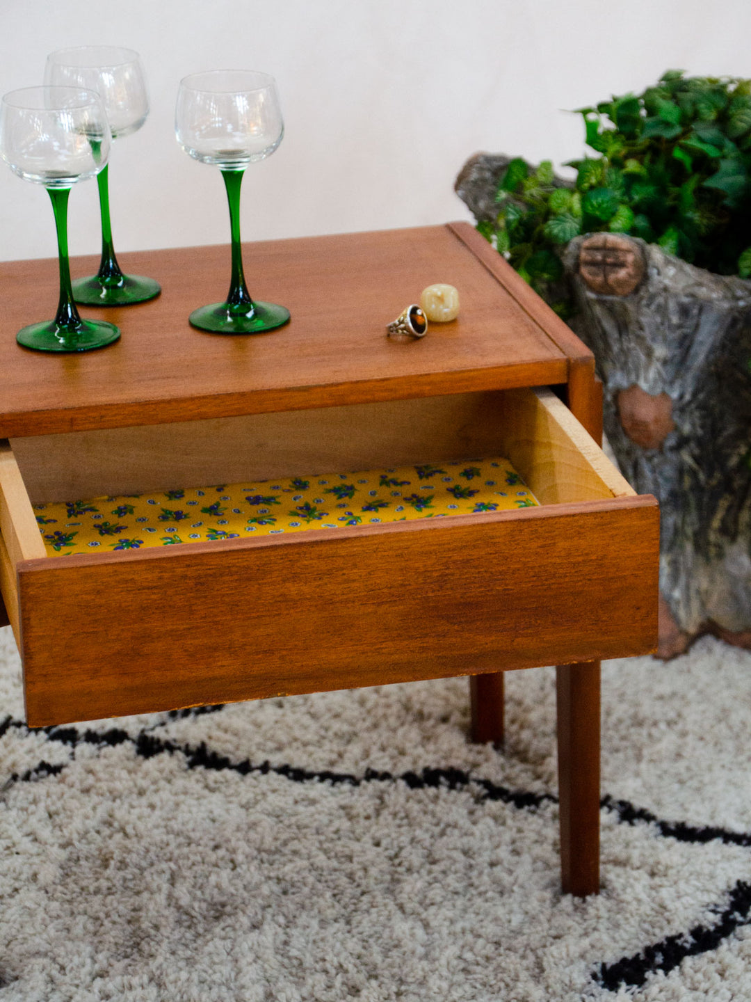 odile-table-chevet-teck-1619-3