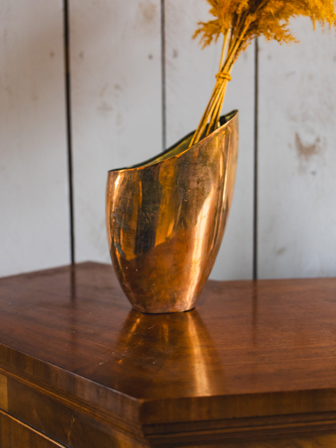 edmond-vase-metal-97-2