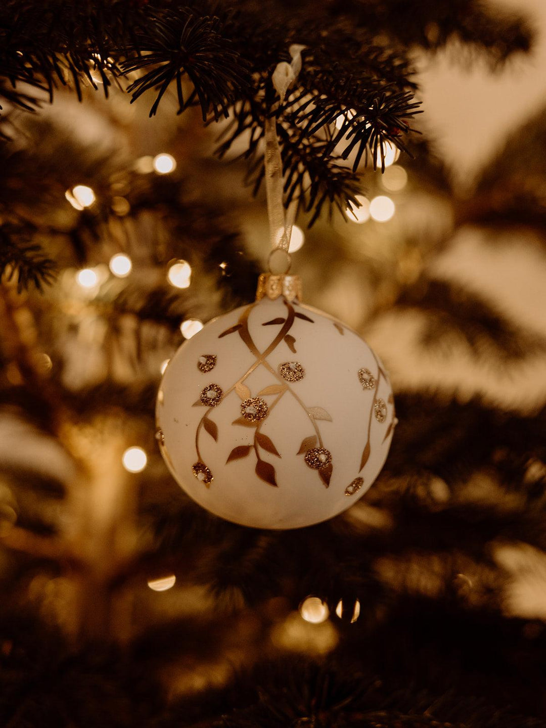 Aurore, la boule de Noël - Debongout