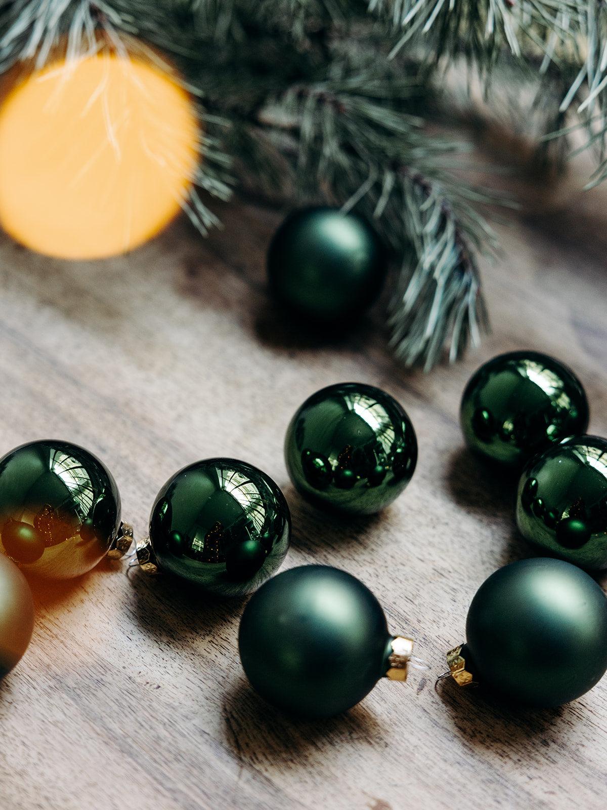 Irène, le coffret de 20 boules de Noël vertes - Debongout