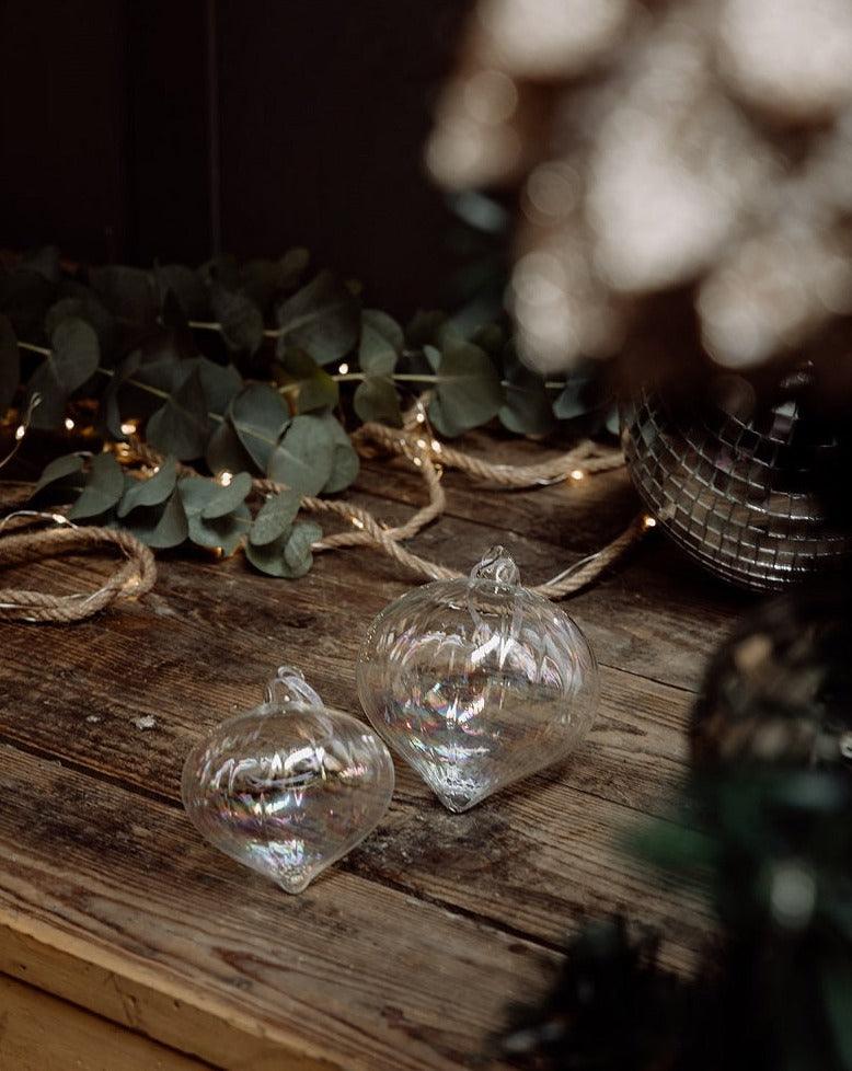 Iris, la boule de Noël - Debongout