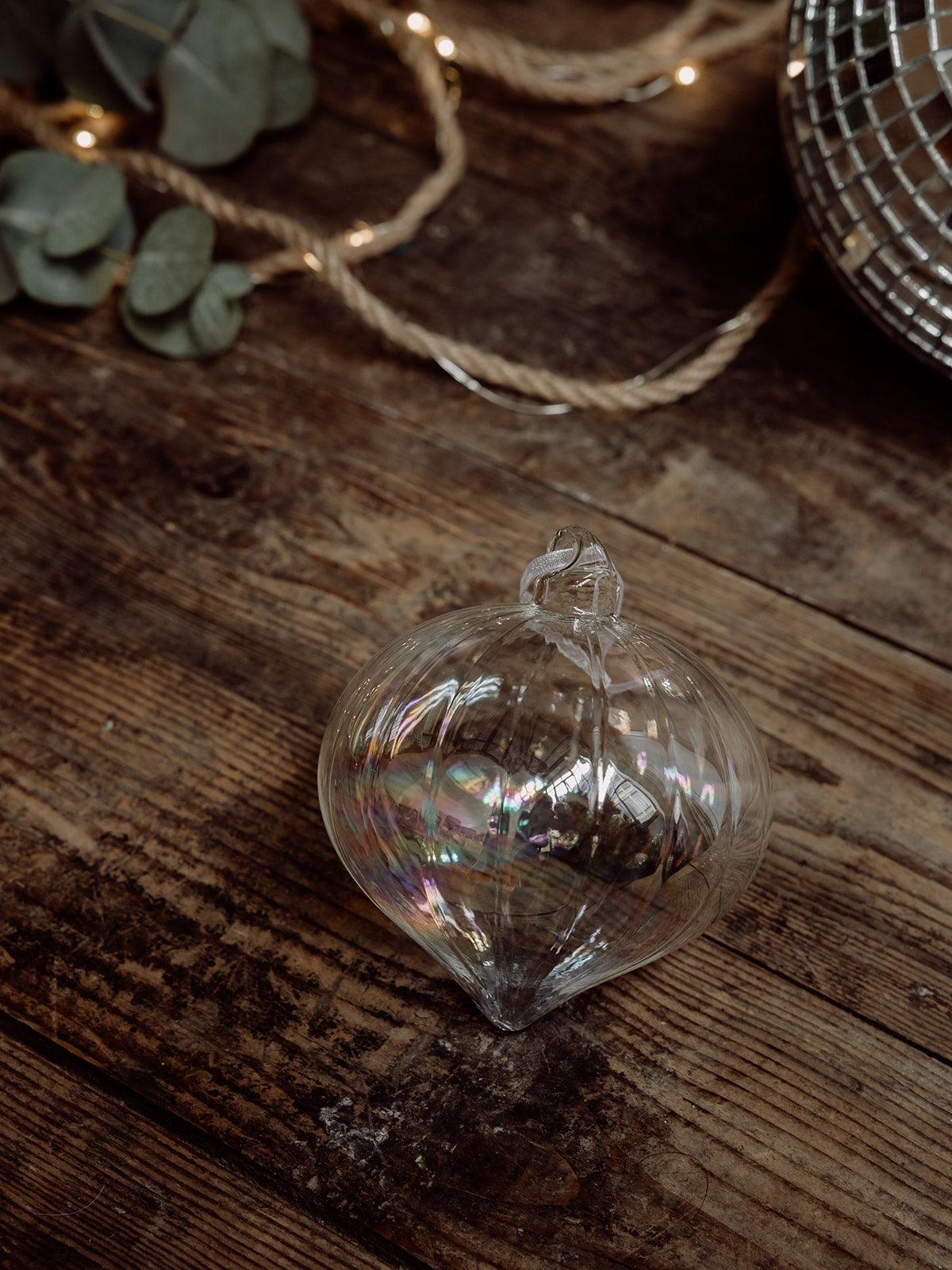 Iris, la boule de Noël - Debongout