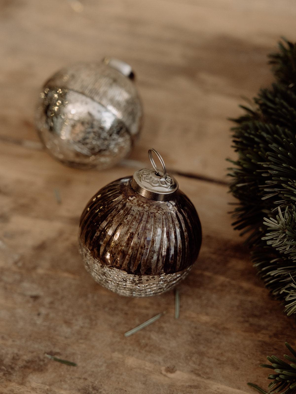 Madeleine, la boule de Noël - Debongout