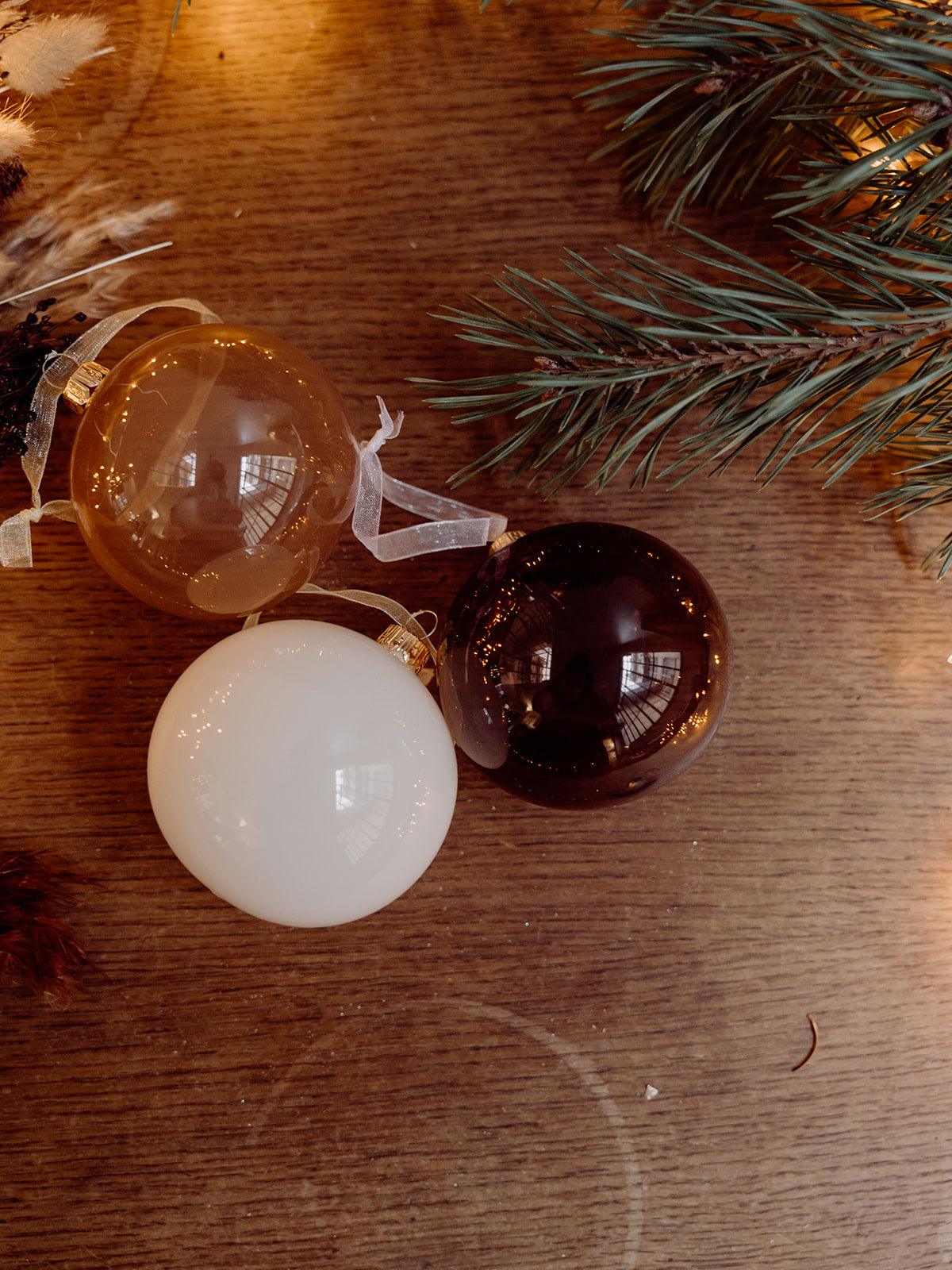 Marion, la boule de Noël - Debongout