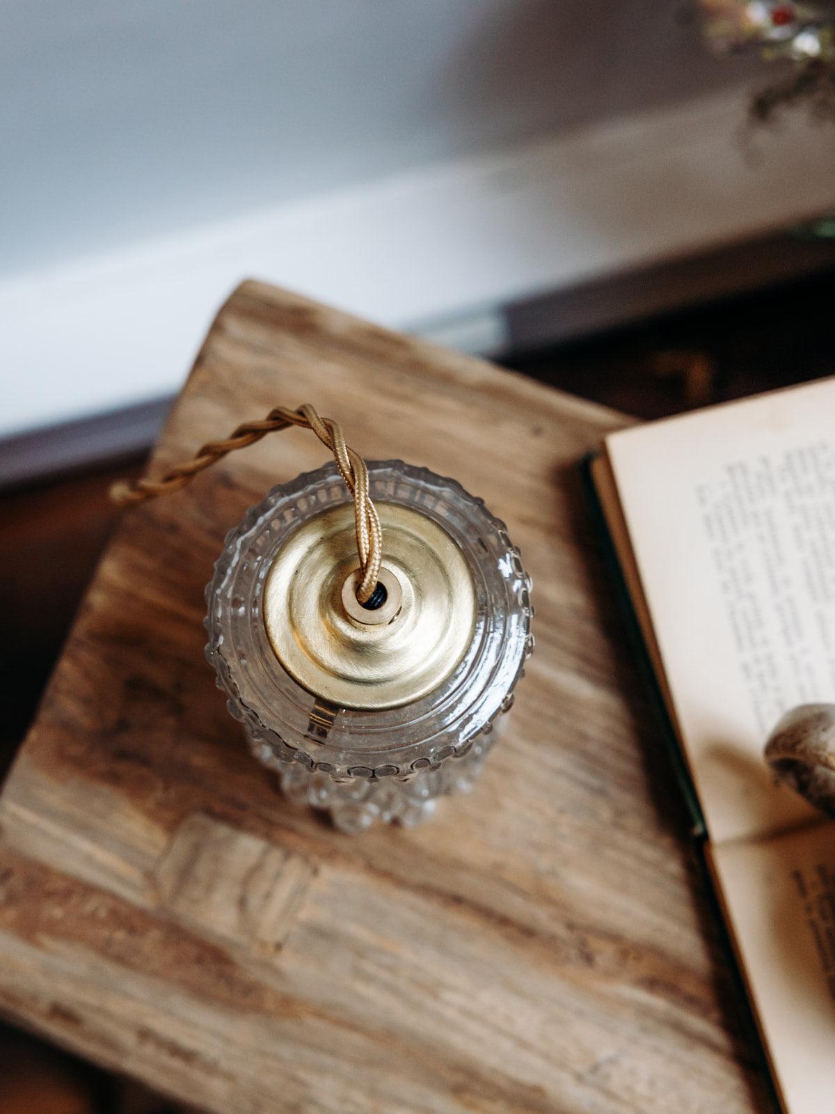 Paulette, la lampe baladeuse N°32 - Debongout