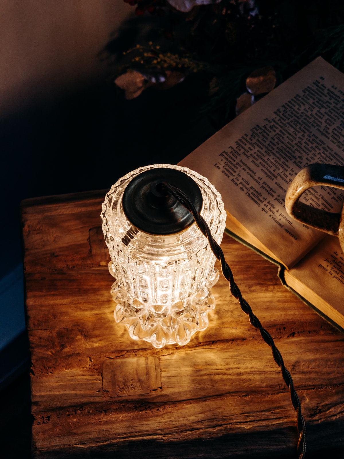 Paulette, la lampe baladeuse N°32 - Debongout